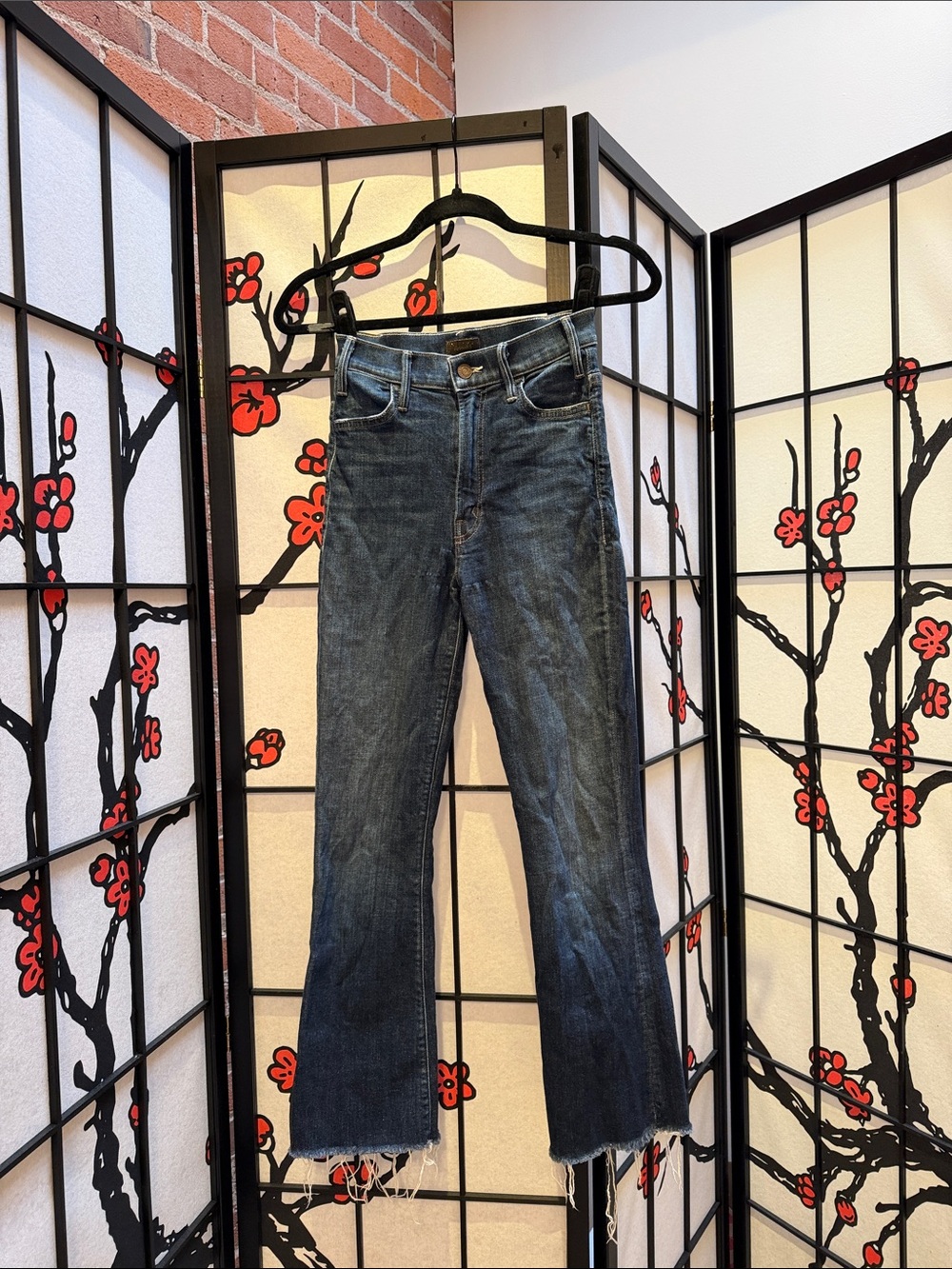 MOTHER Dark Blue boot-Leg Frayed Hem Jeans